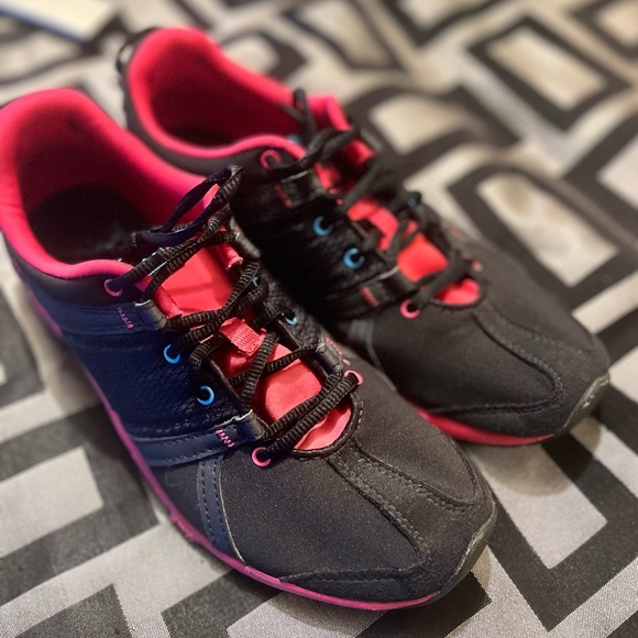 New Balance Ladies Training Shoes- Size 7 US - Picture 6 of 6